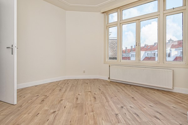 Medium property photo - Johan Gramstraat 48, 2522 XA Den Haag